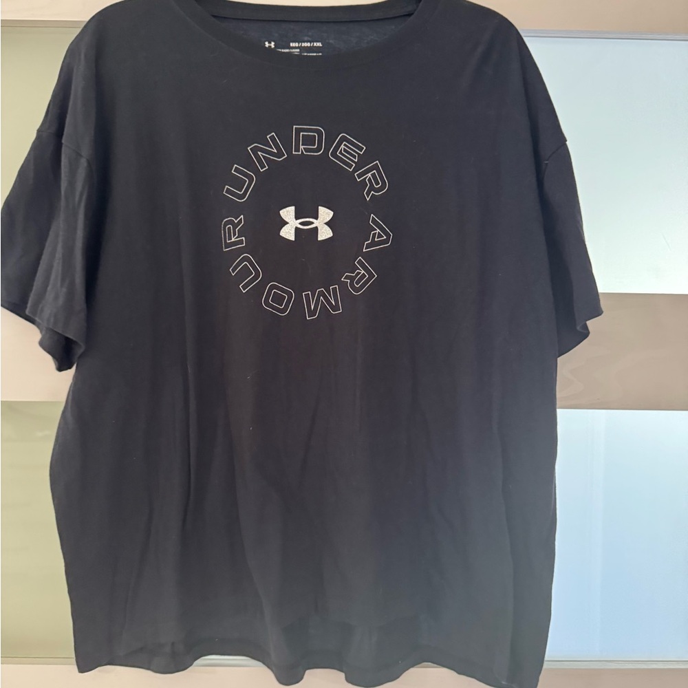 Under Armour Black Short Sleeve Tee with White Circular Logo